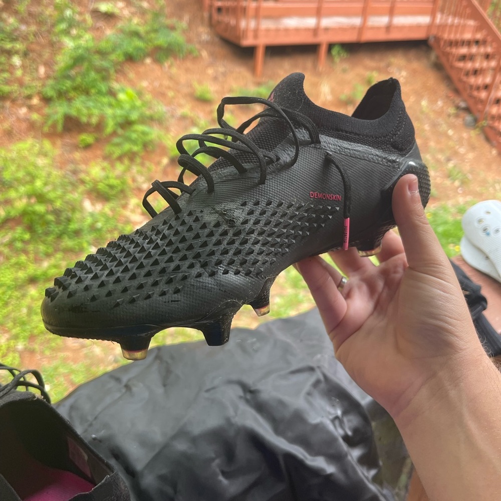 Size 7.5 soccer cleats